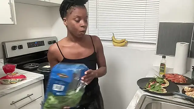 Snapshot of miamiworld chatting on March 2025 11:34:02 PM miamiworld online show from March 2025 11:34:02 PM