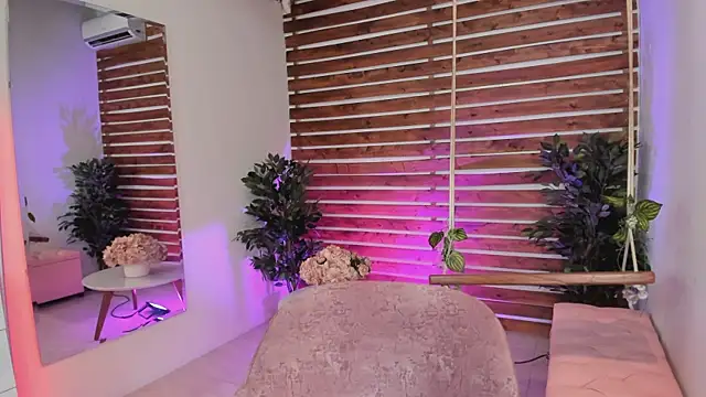 Sapphire Venuss online show from December 2024 09:48:01 PM