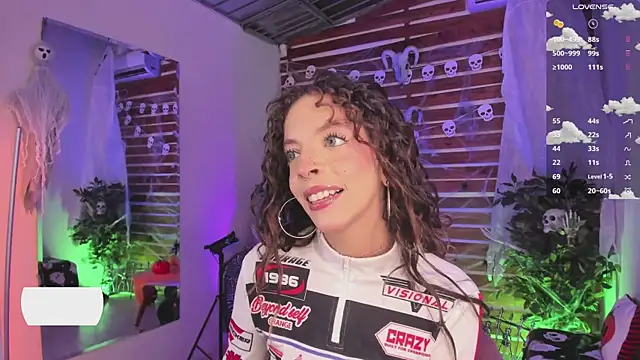 Sapphire Venuss online show from October 2025 02:55:01 AM