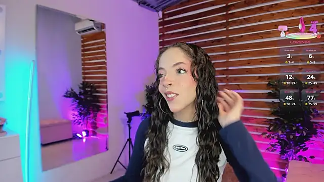 Sapphire Venuss online show from February 2026 12:26:02 AM