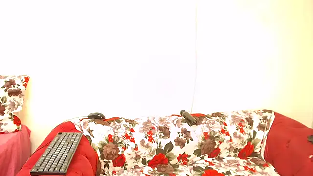 Snapshot of SweetHotLipsX39 chatting on September 2025 01:34:01 PM SweetHotLipsX39 online show from September 2025 01:34:01 PM