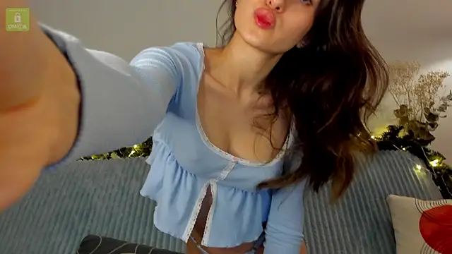 Snapshot of erika_hoiree chatting on December 2024 11:58:02 PM erika hoiree online show from December 2024 11:58:02 PM