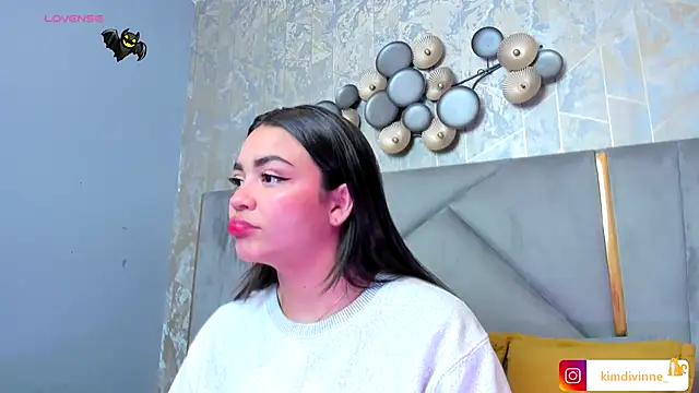 KimDevinne online show from November 2025 02:44:01 AM