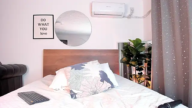 amber maxwell online show from February 2025 08:50:01 AM