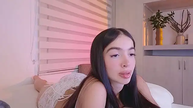 Snapshot of Siny_Moore chatting on March 2025 12:04:02 AM Siny Moore online show from March 2025 12:04:02 AM