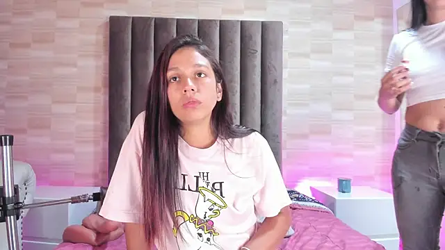 Luci And Sofi online show from January 2025 08:43:01 PM