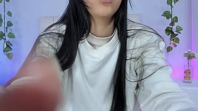 Luci And Sofi online show from January 2025 01:41:01 PM