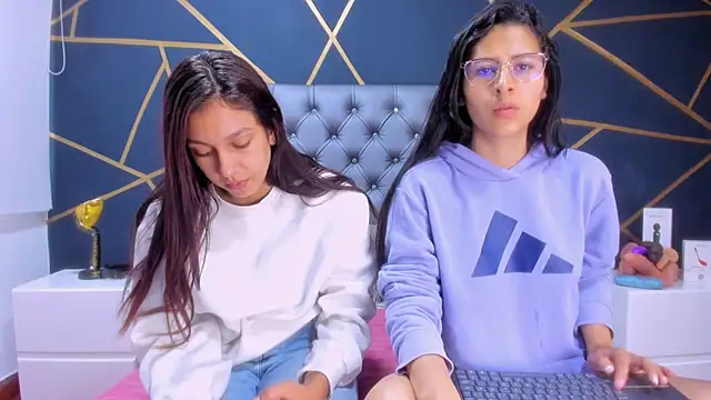 Luci And Sofi online show from February 2025 01:59:02 PM