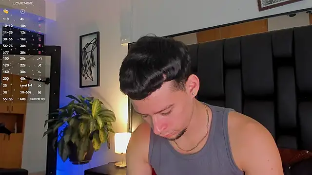 JadeSmiith  online show from September 2025 10:14:01 PM