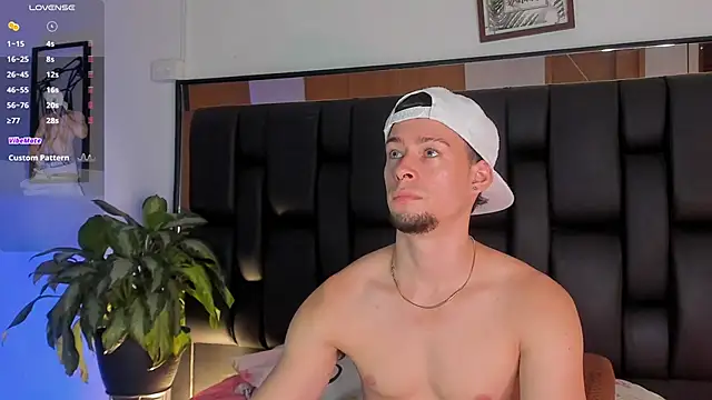 JadeSmiith  online show from November 2025 10:19:02 PM