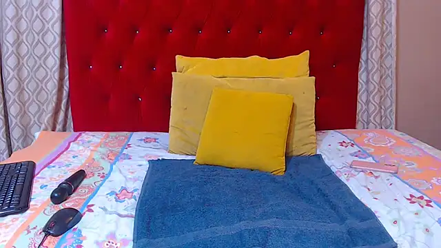 sexychocolatbox10 online show from October 2025 05:08:02 AM