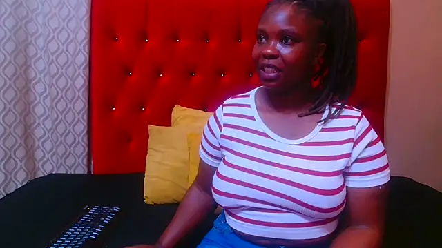 Snapshot of sexychocolatbox10 chatting on December 2025 05:02:02 AM sexychocolatbox10 online show from December 2025 05:02:02 AM