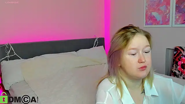 Sara Robinson online show from October 2025 02:44:01 AM