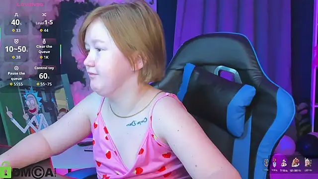 Sara Robinson online show from November 2025 03:01:01 AM