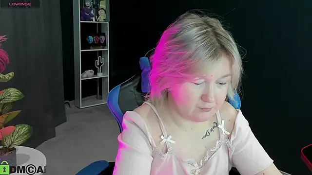 Sara Robinson online show from June 2026 03:05:02 AM