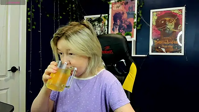 Sara Robinson online show from June 2026 03:02:01 AM