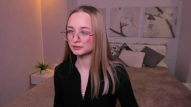 Snapshot of Tiffanyhunt chatting on February 2025 10:58:02 AM Tiffanyhunt online show from February 2025 10:58:02 AM