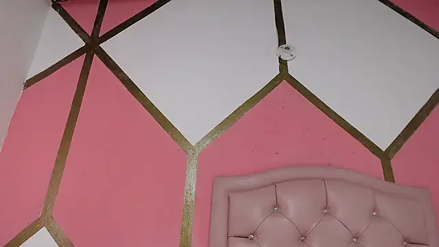 Snapshot of Vicky_Love_ chatting on February 2025 04:56:02 PM Vicky Love online show from February 2025 04:56:02 PM