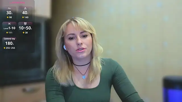 Snapshot of Smoorodinkaa chatting on December 2025 08:40:01 PM Smoorodinkaa online show from December 2025 08:40:01 PM