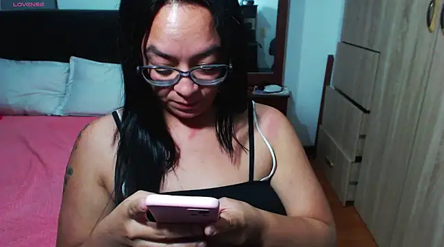 Snapshot of miia-big1boobs_ chatting on December 2024 01:28:02 AM miia-big1boobs online show from December 2024 01:28:02 AM