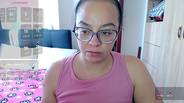 Snapshot of miia-big1boobs_ chatting on January 2025 08:35:01 PM miia-big1boobs online show from January 2025 08:35:01 PM