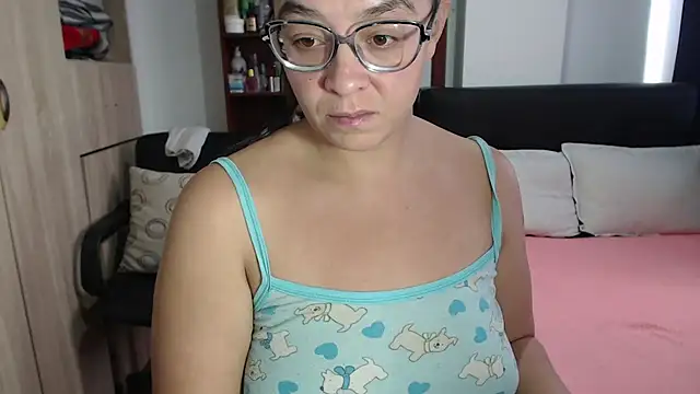 Snapshot of miia-big1boobs_ chatting on March 2025 08:19:02 PM miia-big1boobs online show from March 2025 08:19:02 PM