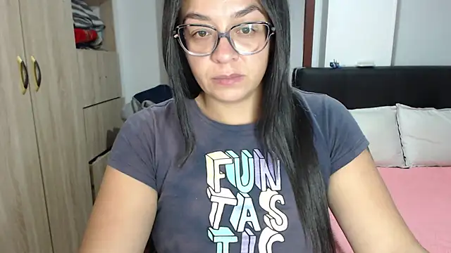 Snapshot of miia-big1boobs_ chatting on March 2025 12:48:02 AM miia-big1boobs online show from March 2025 12:48:02 AM