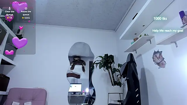 emily palmeer online show from September 2025 10:51:01 AM