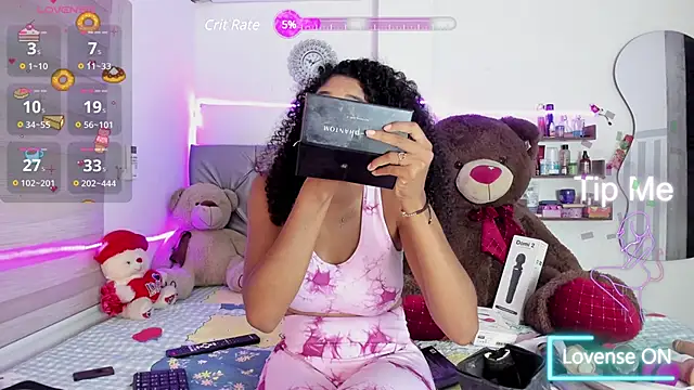 Snapshot of charlotteone chatting on February 2025 12:11:01 PM charlotteone online show from February 2025 12:11:01 PM