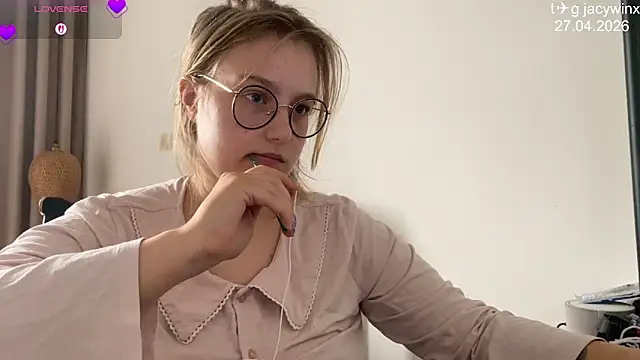 JacyWinslat online show from April 2026 09:40:01 AM