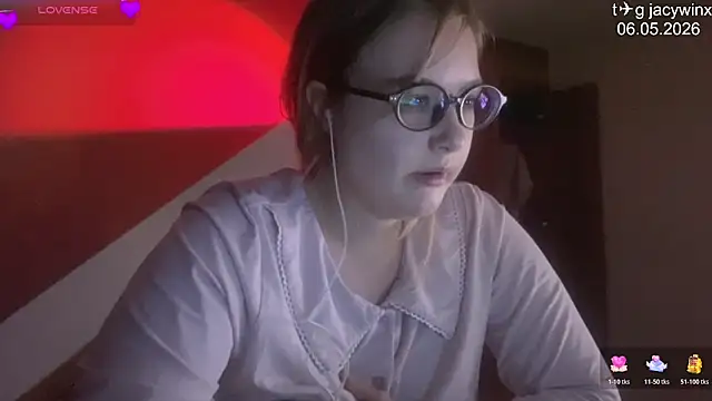 JacyWinslat online show from May 2026 01:05:02 PM