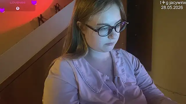 JacyWinslat online show from May 2026 09:01:02 PM