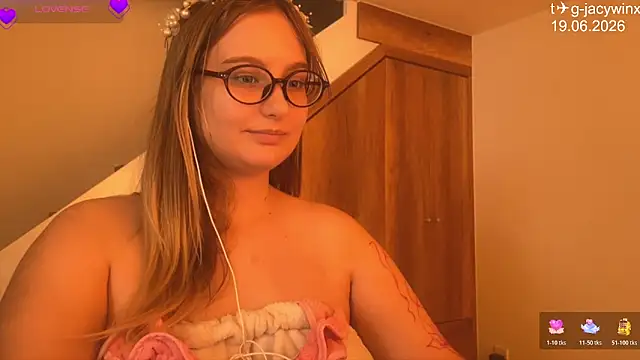 JacyWinslat online show from June 2026 08:28:01 AM