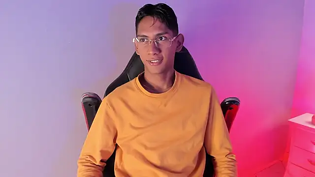 Nick Collins18 online show from October 2025 08:39:01 PM