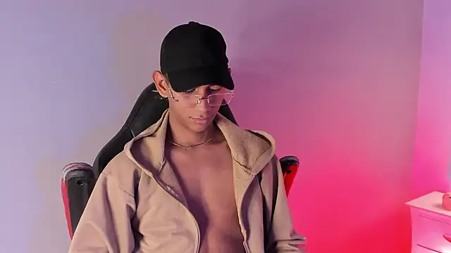 Nick Collins18 online show from October 2025 08:53:02 PM