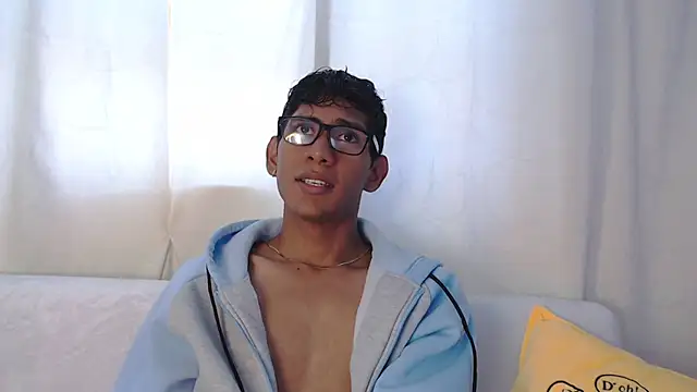 Nick Collins18 online show from November 2025 06:52:02 PM