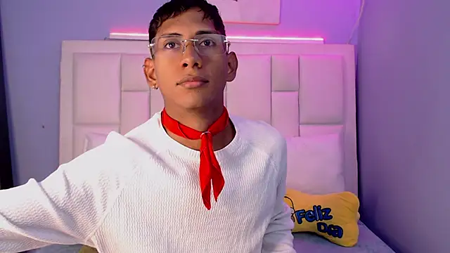 Snapshot of Nick_Collins18 chatting on February 2026 09:13:01 PM Nick Collins18 online show from February 2026 09:13:01 PM