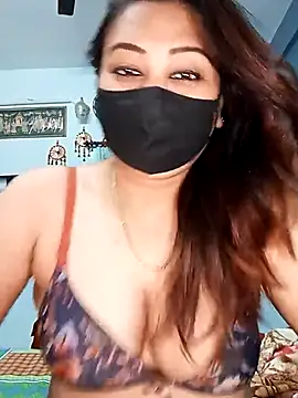 Snapshot of Cute-mona chatting on February 2025 08:15:02 PM Cute-mona online show from February 2025 08:15:02 PM