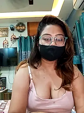 Cute-mona online show from April 2026 10:43:02 AM