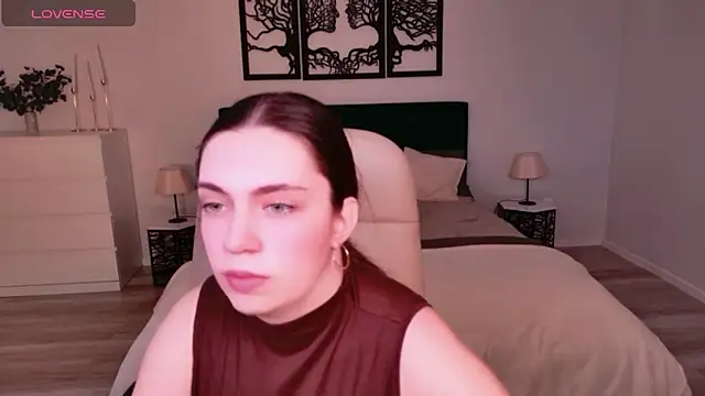 Snapshot of DaniellaLovely chatting on December 2025 10:42:01 AM DaniellaLovely online show from December 2025 10:42:01 AM