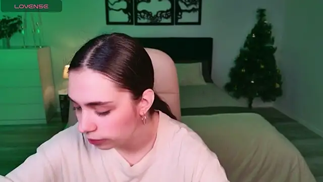 Snapshot of DaniellaLovely chatting on December 2025 10:55:01 AM DaniellaLovely online show from December 2025 10:55:01 AM