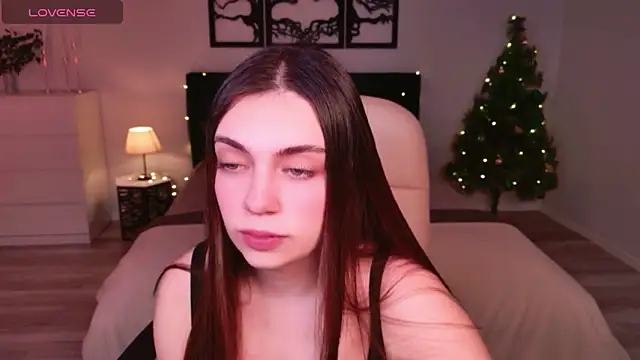 Snapshot of DaniellaLovely chatting on December 2025 10:55:02 AM DaniellaLovely online show from December 2025 10:55:02 AM