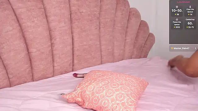 zully 01 online show from December 2024 05:11:02 PM