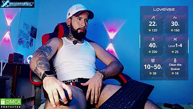 Diilanhott online show from May 2026 11:11:01 PM