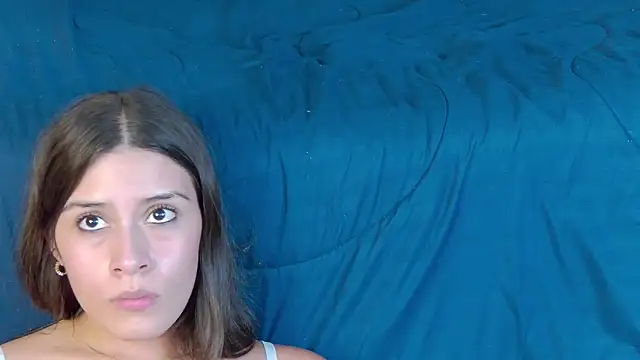 Snapshot of zoee_moretti chatting on February 2025 10:23:02 PM zoee moretti online show from February 2025 10:23:02 PM