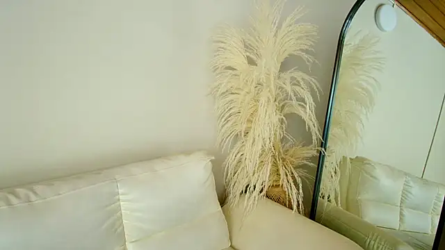 Snapshot of Rebeca_Williams_ chatting on February 2025 04:40:02 AM Rebeca Williams  online show from February 2025 04:40:02 AM
