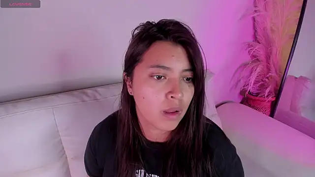 Snapshot of Rebeca_Williams_ chatting on October 2025 12:07:02 PM Rebeca Williams online show from October 2025 12:07:02 PM