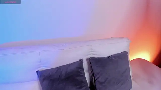 Snapshot of Rebeca_Williams_ chatting on November 2025 02:54:01 PM Rebeca Williams online show from November 2025 02:54:01 PM