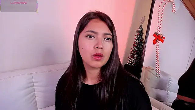 Snapshot of Rebeca_Williams_ chatting on December 2025 12:14:01 PM Rebeca Williams online show from December 2025 12:14:01 PM