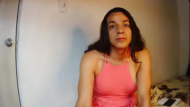 Snapshot of Oh_Tique chatting on October 2025 04:04:01 PM Oh Tique online show from October 2025 04:04:01 PM